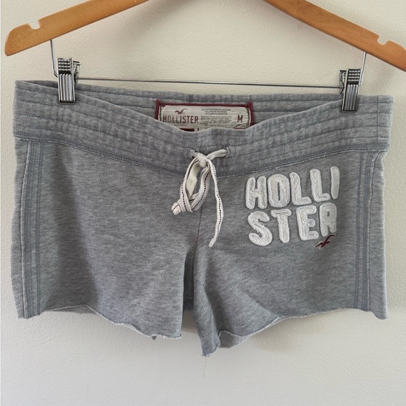 Hollister Pants - Early 2000s y2k Hollister low rise bird logo shortie short medium